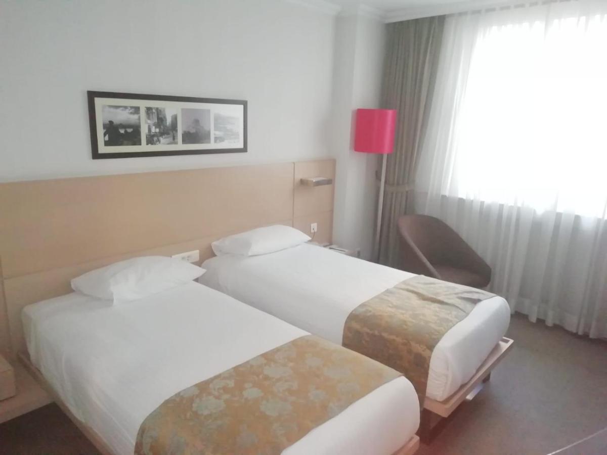 Eresin Hotels Taxim & Premier Стамбул Экстерьер фото